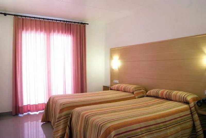 Hotel & Diving Les Illes Л'Эстартит