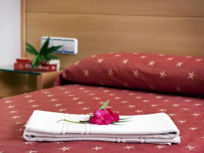 Hotel & Diving Les Illes Л'Эстартит